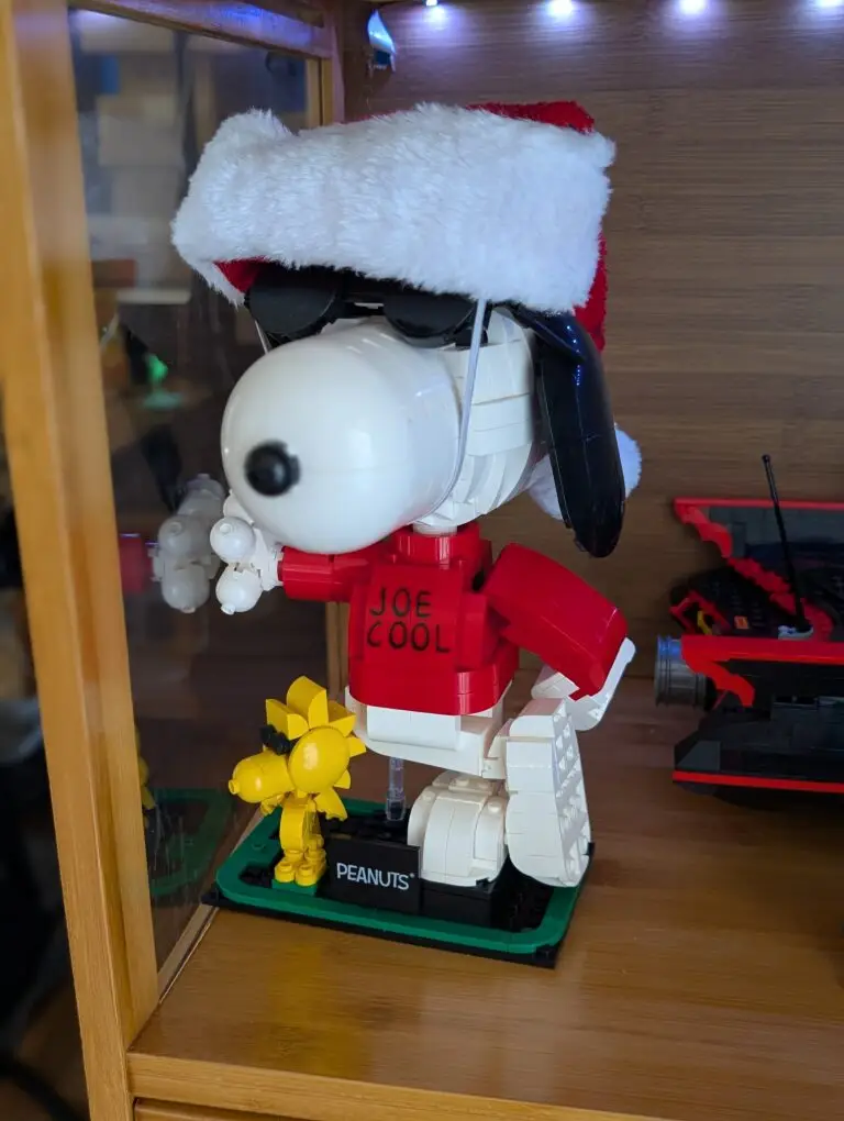 Brickcraft Peanuts Snoopy Joe Cool Brick Building Kit 72263